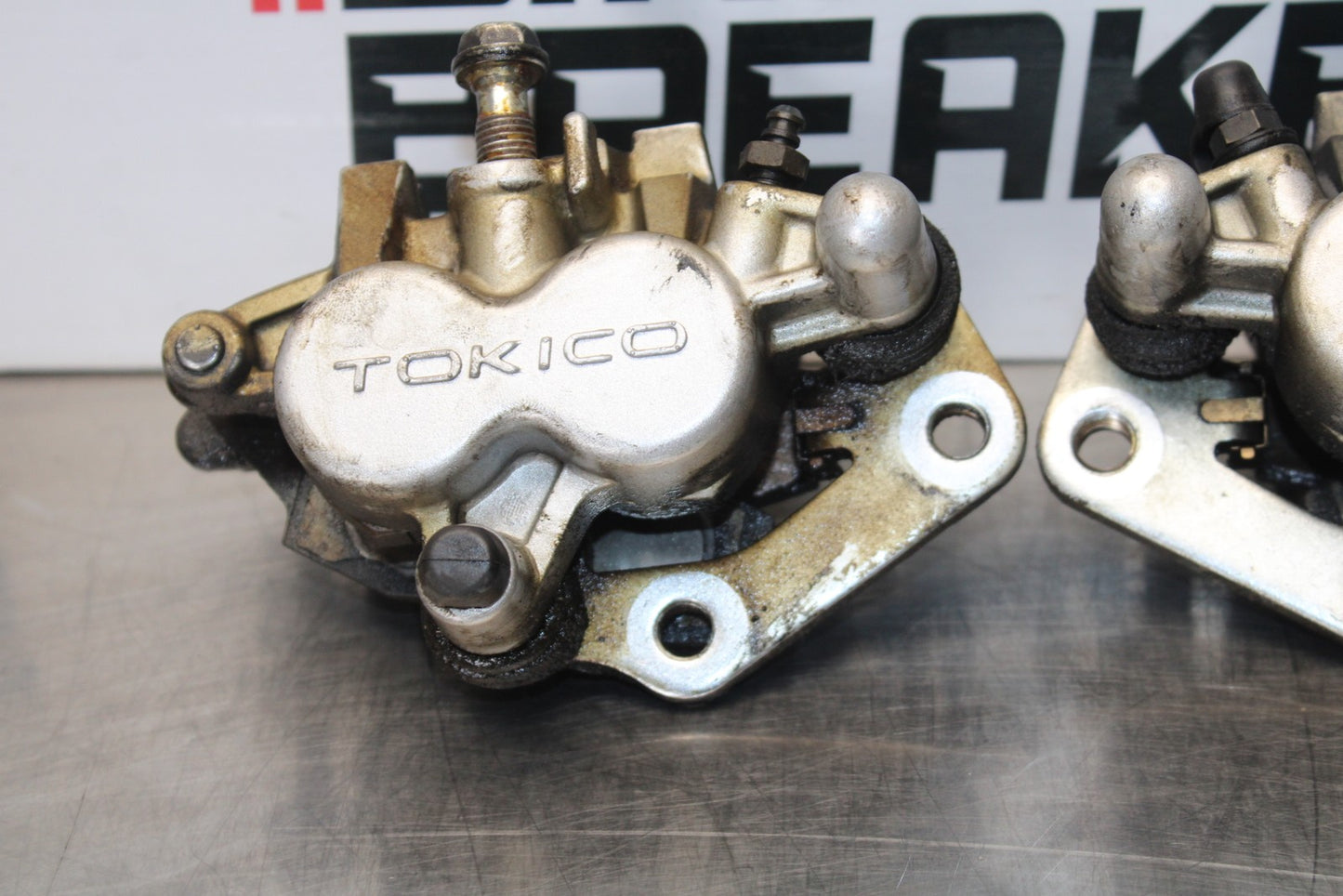 03-08 KAWASAKI VULCAN 1600 RIGHT LEFT FRONT BRAKE CALIPER SET PAIR BB196