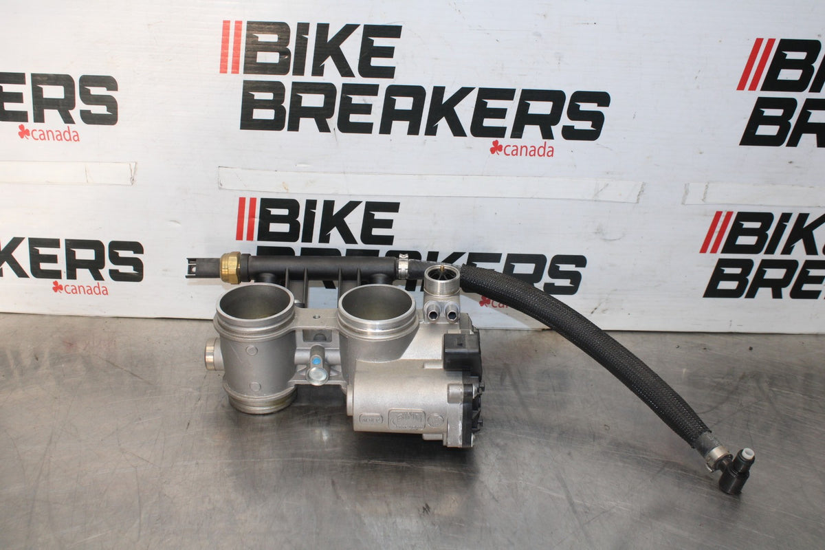 20-23 BMW F900R MAIN FUEL INJECTORS / THROTTLE BODIES BB923