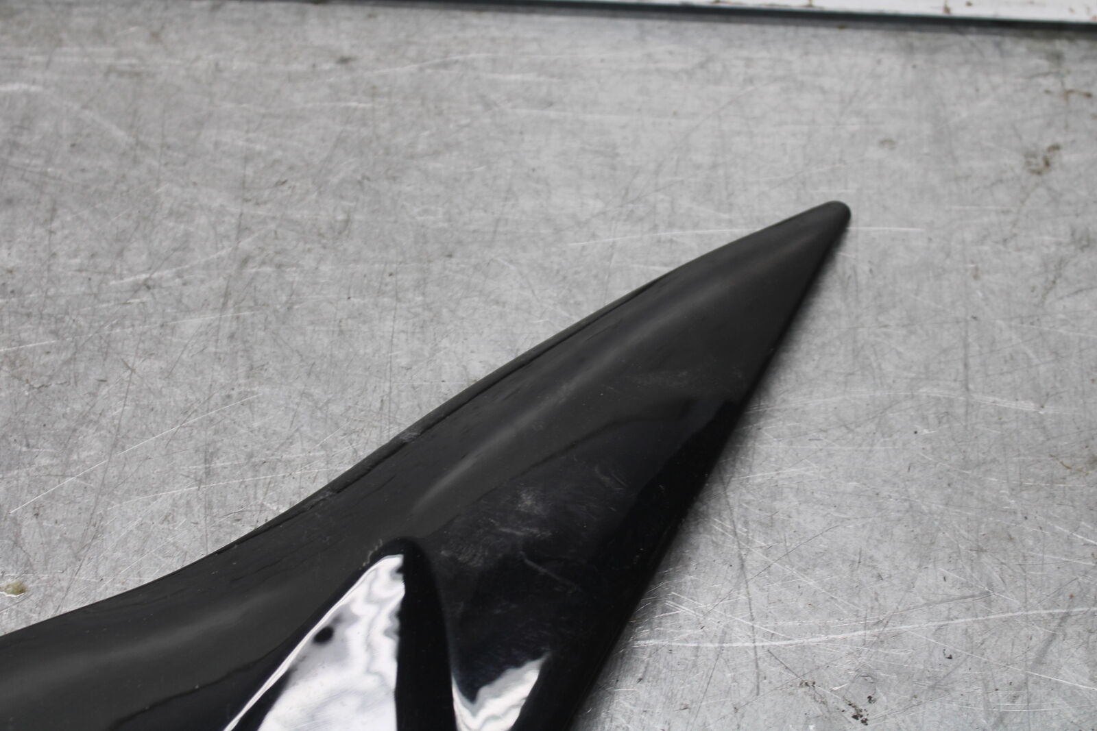 06-07 SUZUKI GSXR 600 LEFT GAS TANK FUEL CELL PANEL COVER TRIM COWL  BB694