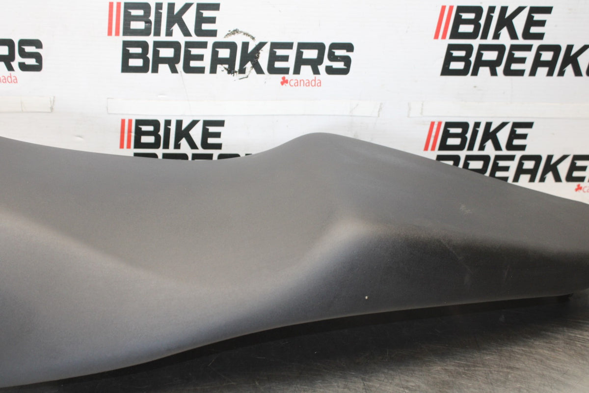 06-07 HONDA INTERCEPTOR 800 VFR800 FRONT REAR SEAT SADDLE BB917