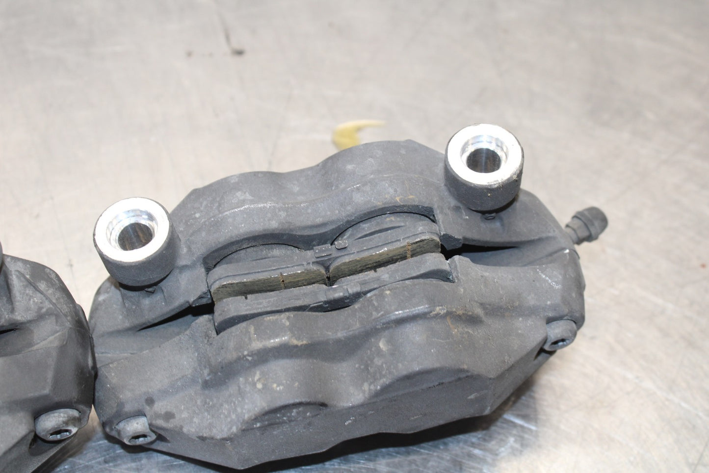 06-07 SUZUKI GSXR 600 RIGHT LEFT FRONT BRAKE CALIPER SET PAIR CALIPERS BB170