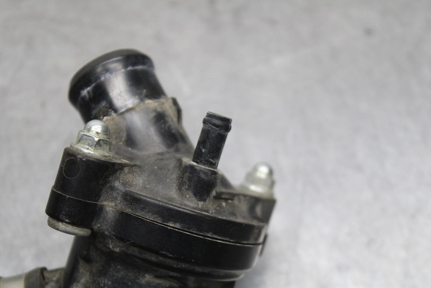 07-08 YAMAHA YZF R1 THERMOSTAT W HOUSING ASSEMBLY BB724