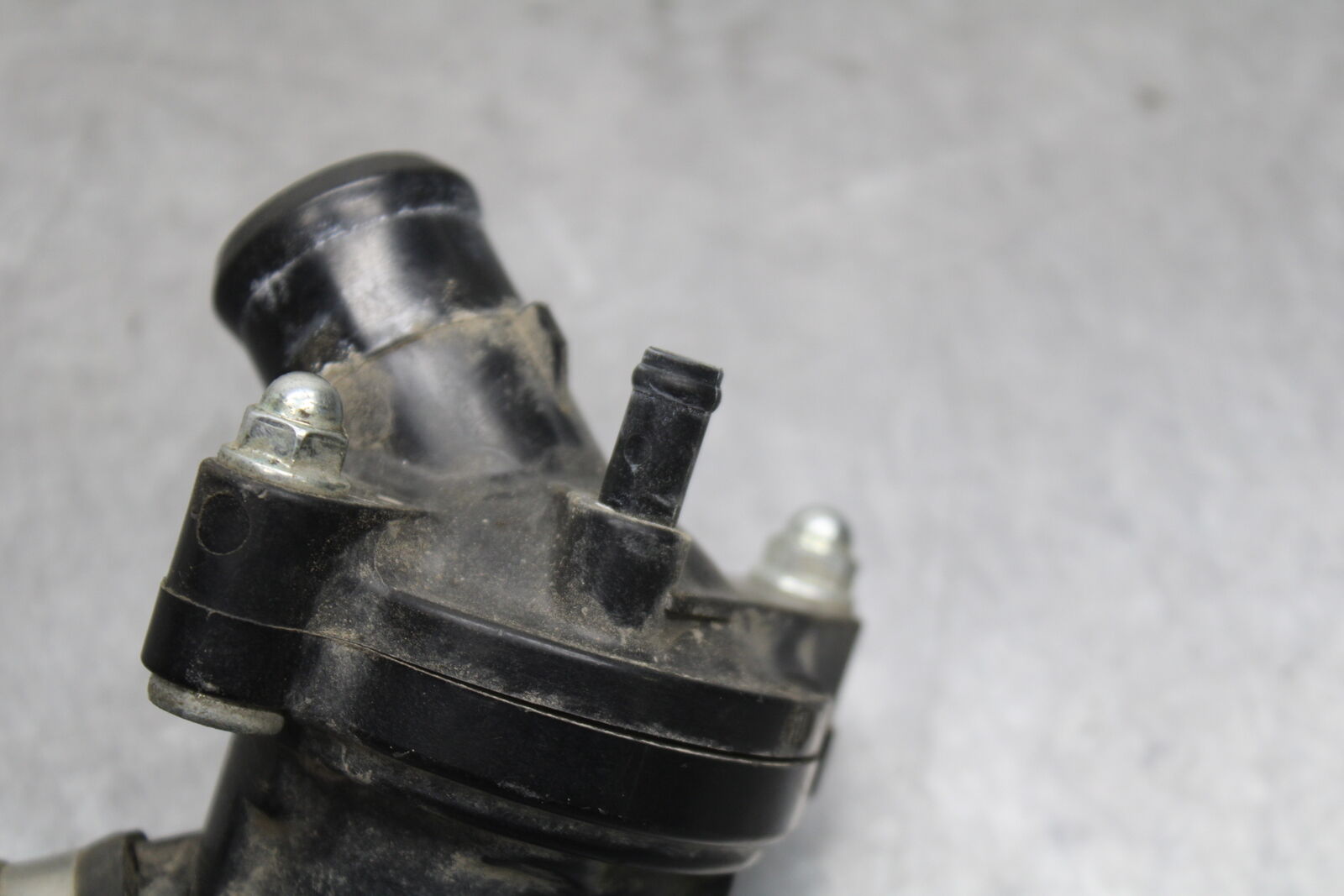 07-08 YAMAHA YZF R1 THERMOSTAT W HOUSING ASSEMBLY BB724