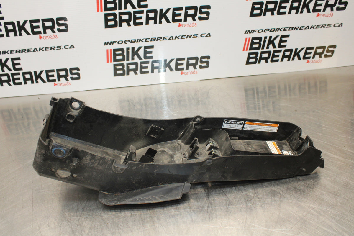 14-17 YAMAHA FZ07 REAR BACK TAIL UNDERTAIL BATTERY TRAY PLASTIC BB162