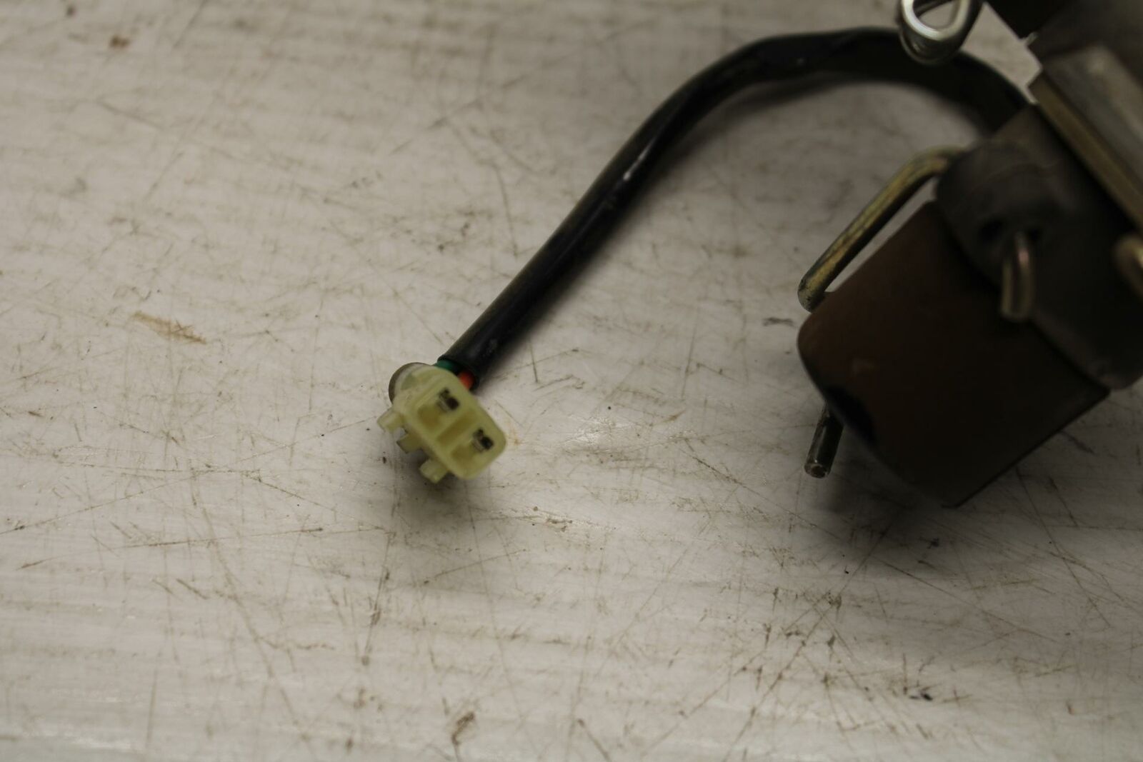 04-05 HONDA CBR1000RR AIR VALVE SOLENOID TOP ENGINE SWITCH SENSOR BB285