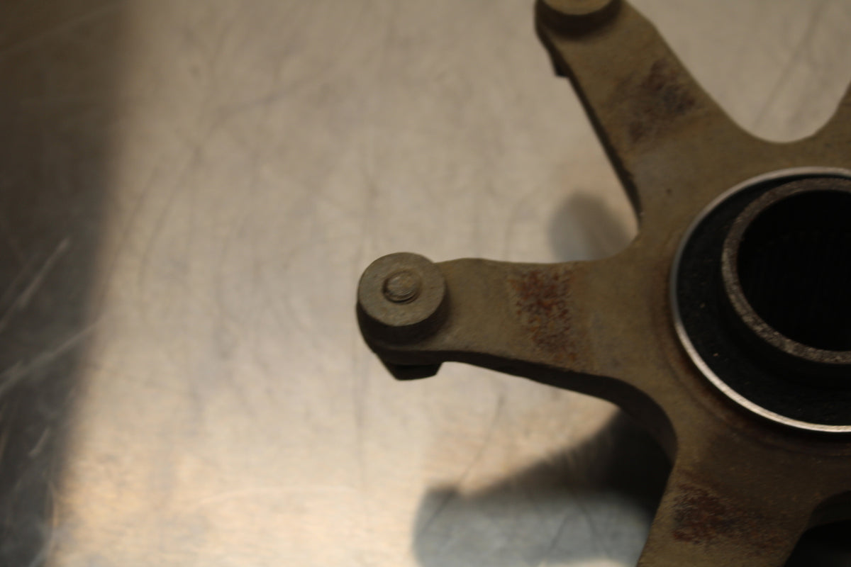 93 YAMAHA BANSHEE 350 REAR SPROCKET HUB BB135