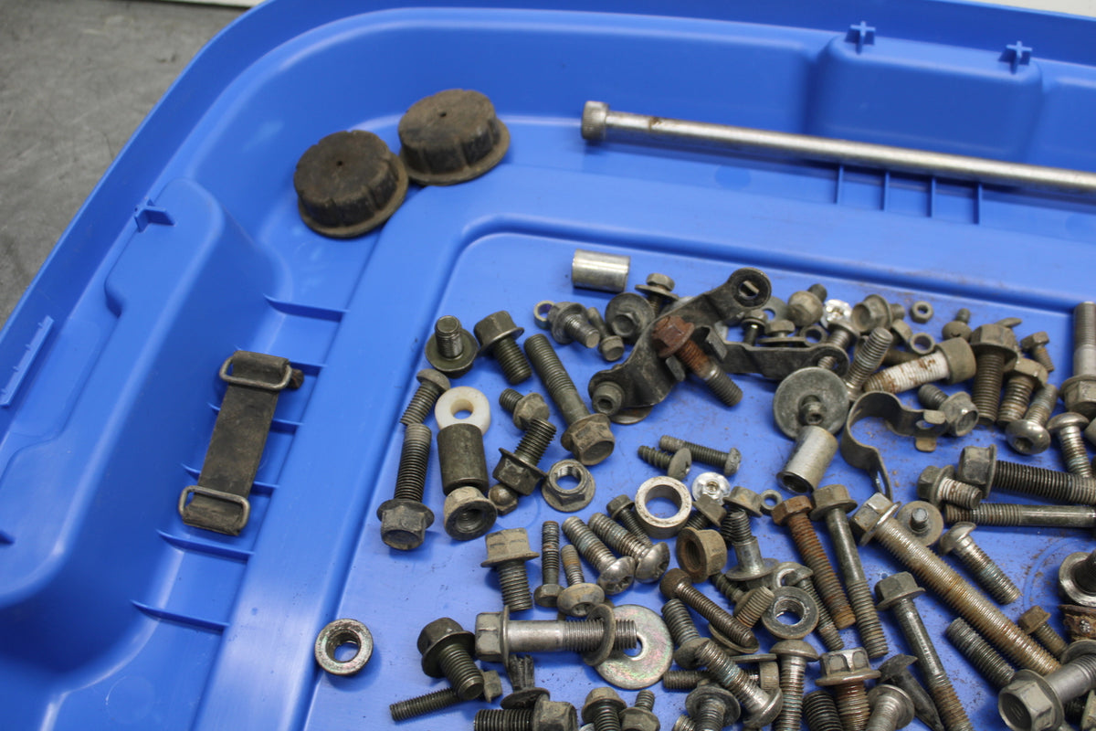 02-03 YAMAHA V STAR 1100 MOUNTING BOLTS HARDWARE MOTOR SCREWS BB124