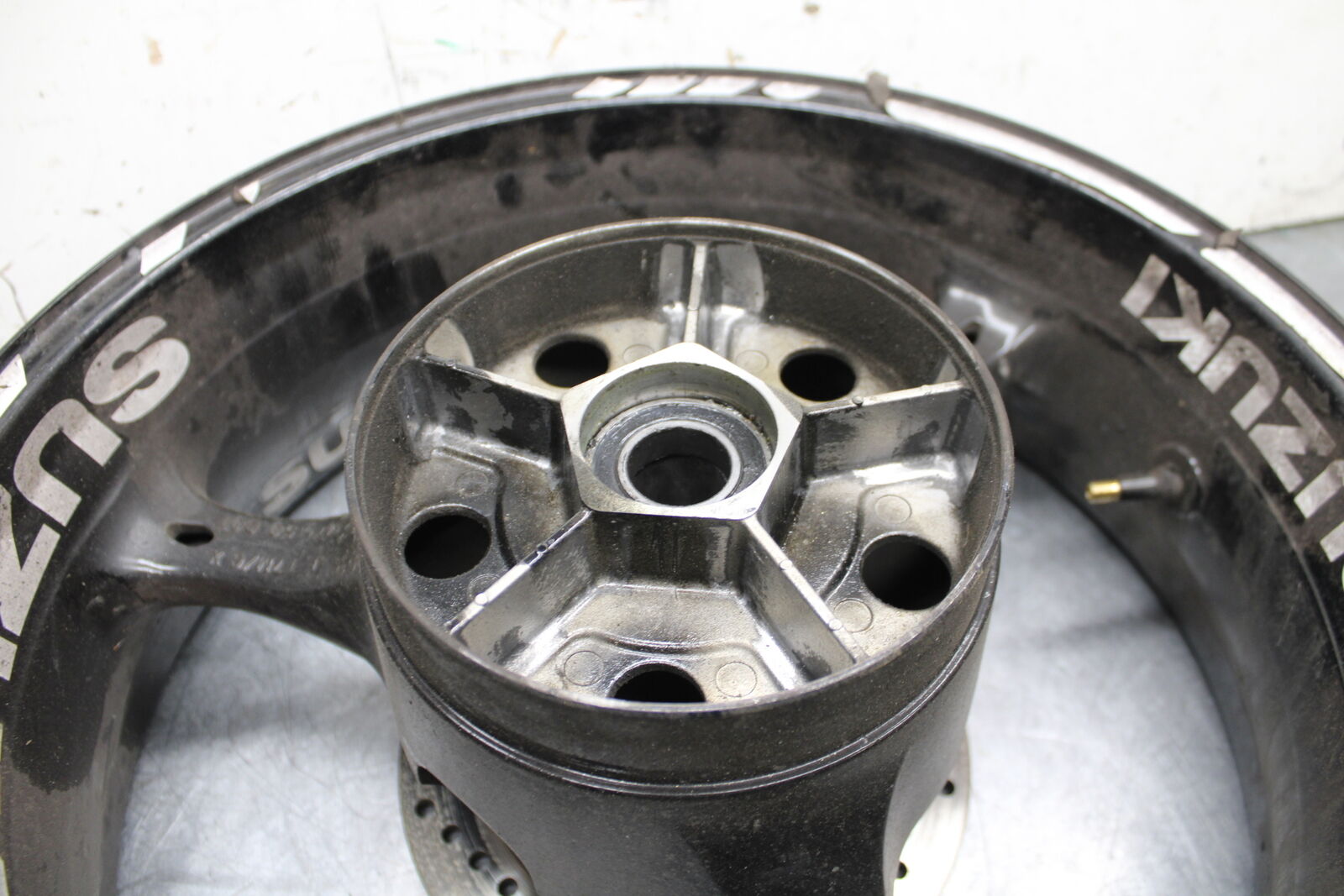 06-07 SUZUKI GSXR 600 REAR WHEEL BACK RIM BB737