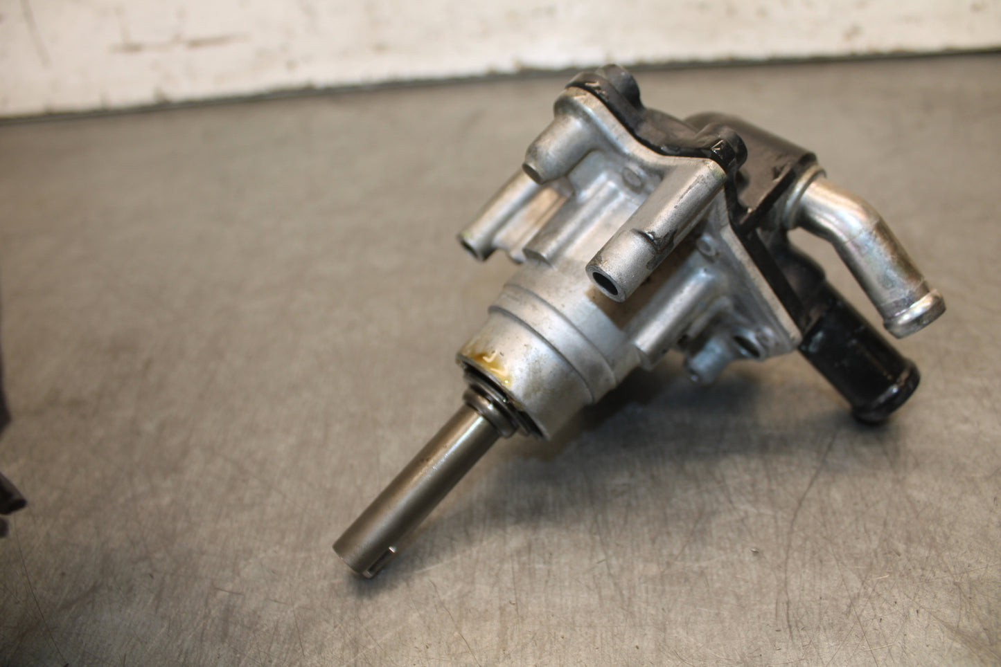 13-15 HONDA CBR500R ENGINE WATER COOLANT PUMP  19200-MGZ-305 BB704