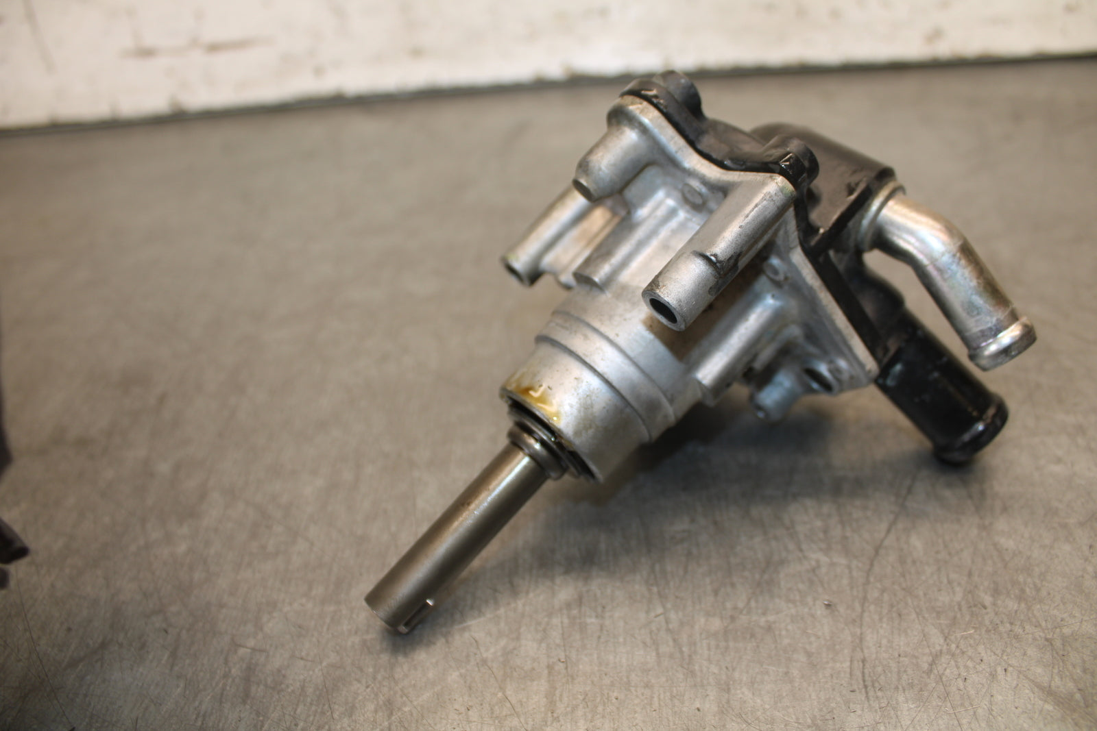 13-15 HONDA CBR500R ENGINE WATER COOLANT PUMP  19200-MGZ-305 BB704