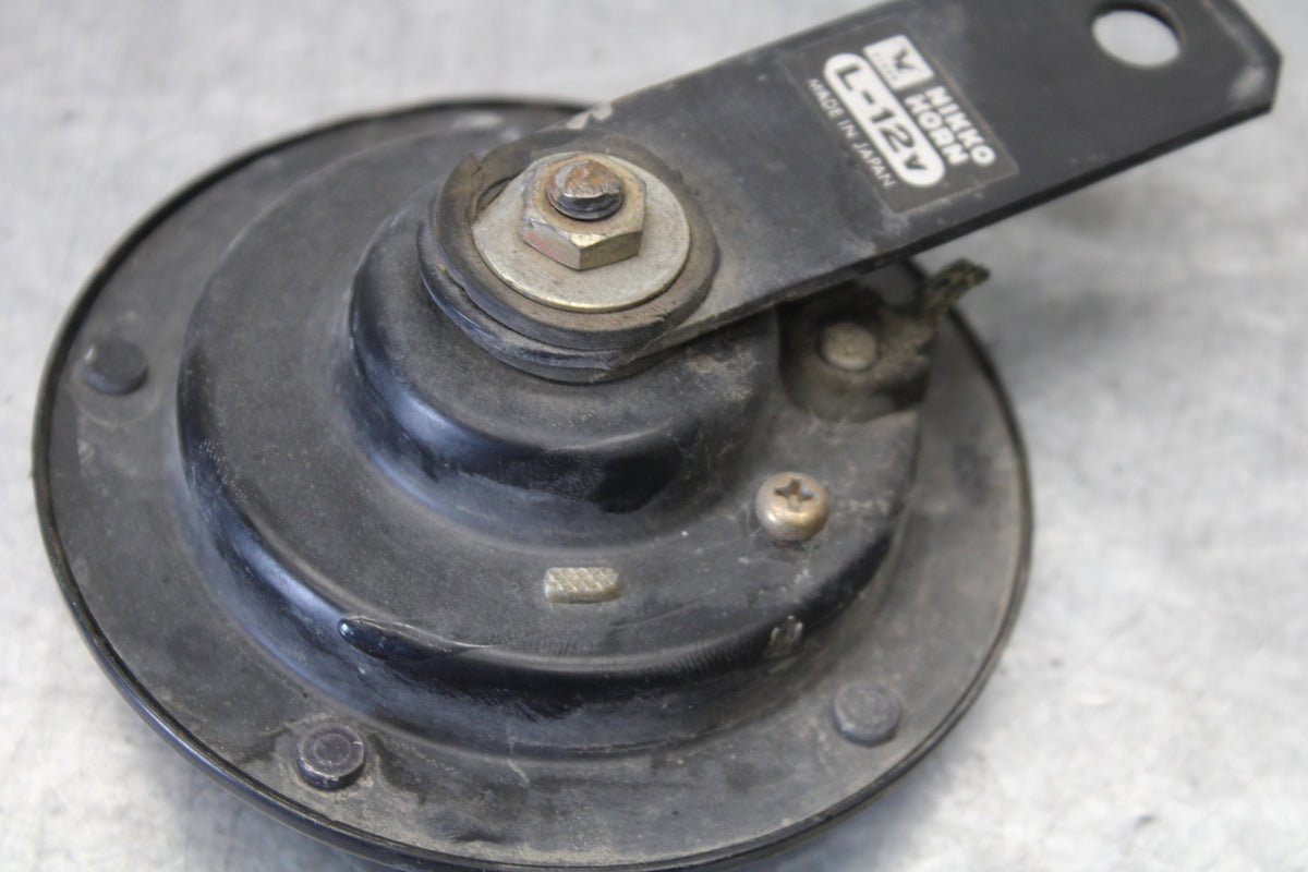 01-06 TRIUMPH TIGER 955I HORN SIGNAL BB693