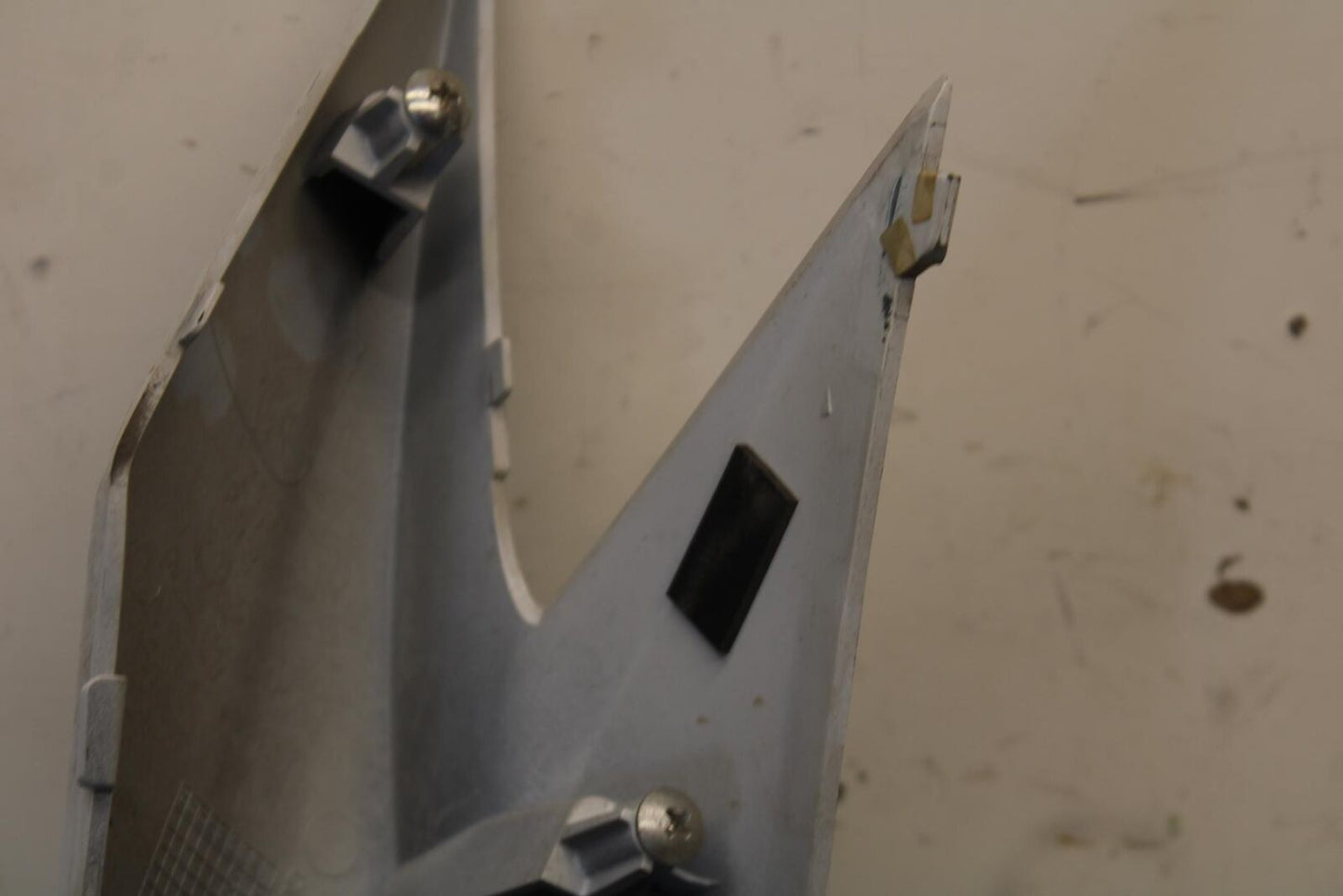 2008 Suzuki GSXR600 REAR BACK TAIL FAIRING COWL SHROUD SET PAIR BB101