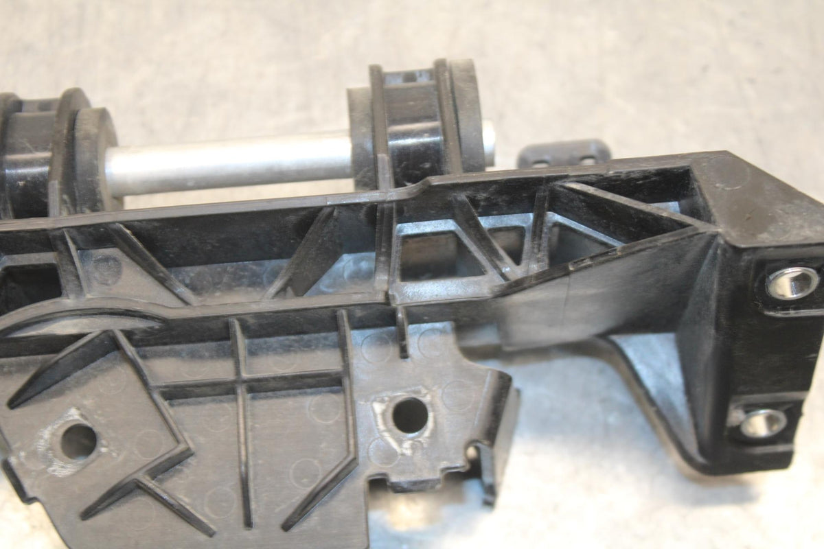 2016 BMW S1000R ABS FRONT GAS TANK BRACKET MOUNT BB604