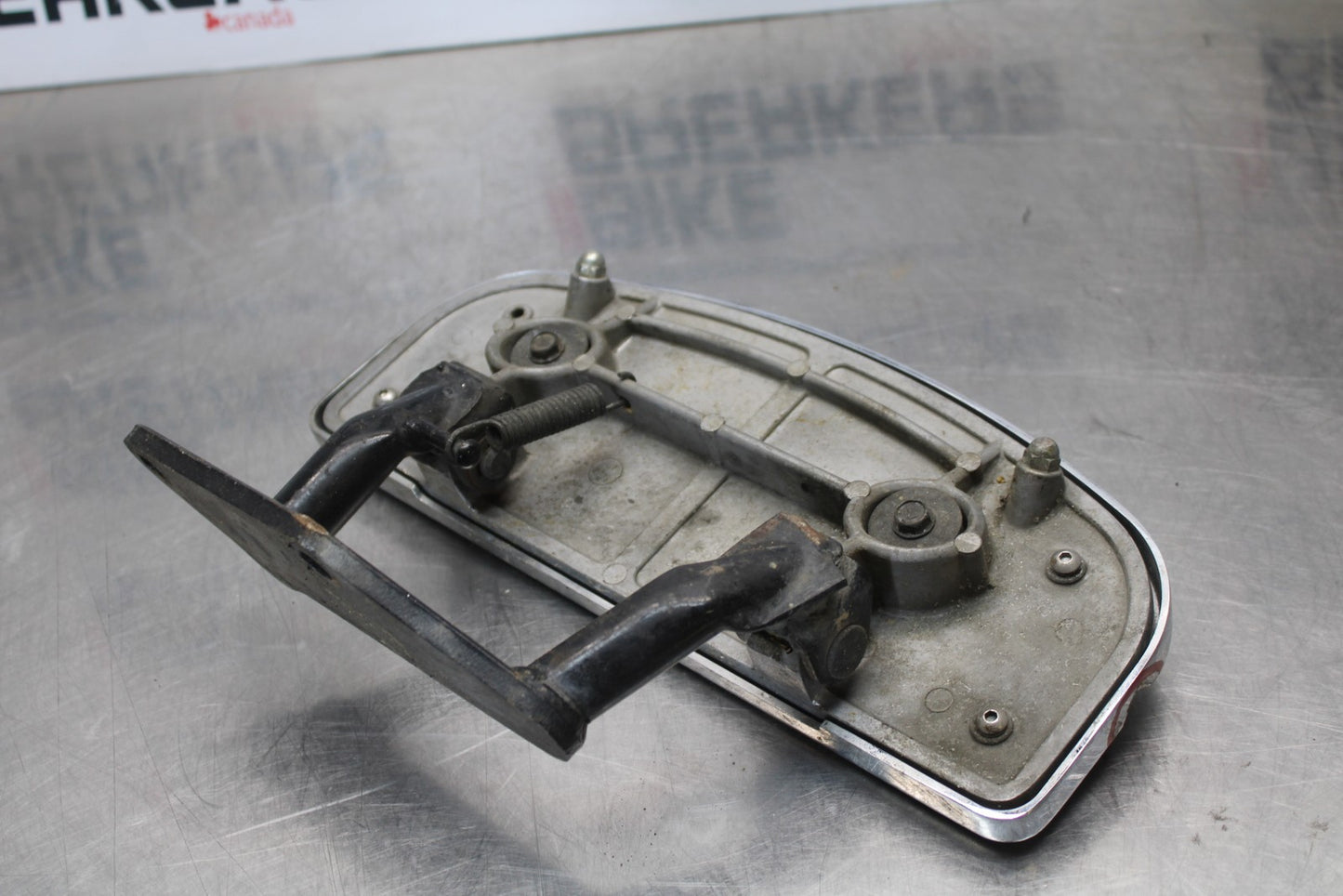 03-08 KAWASAKI VULCAN 1600 LEFT FRONT FOOT REST PEG STEP BB196