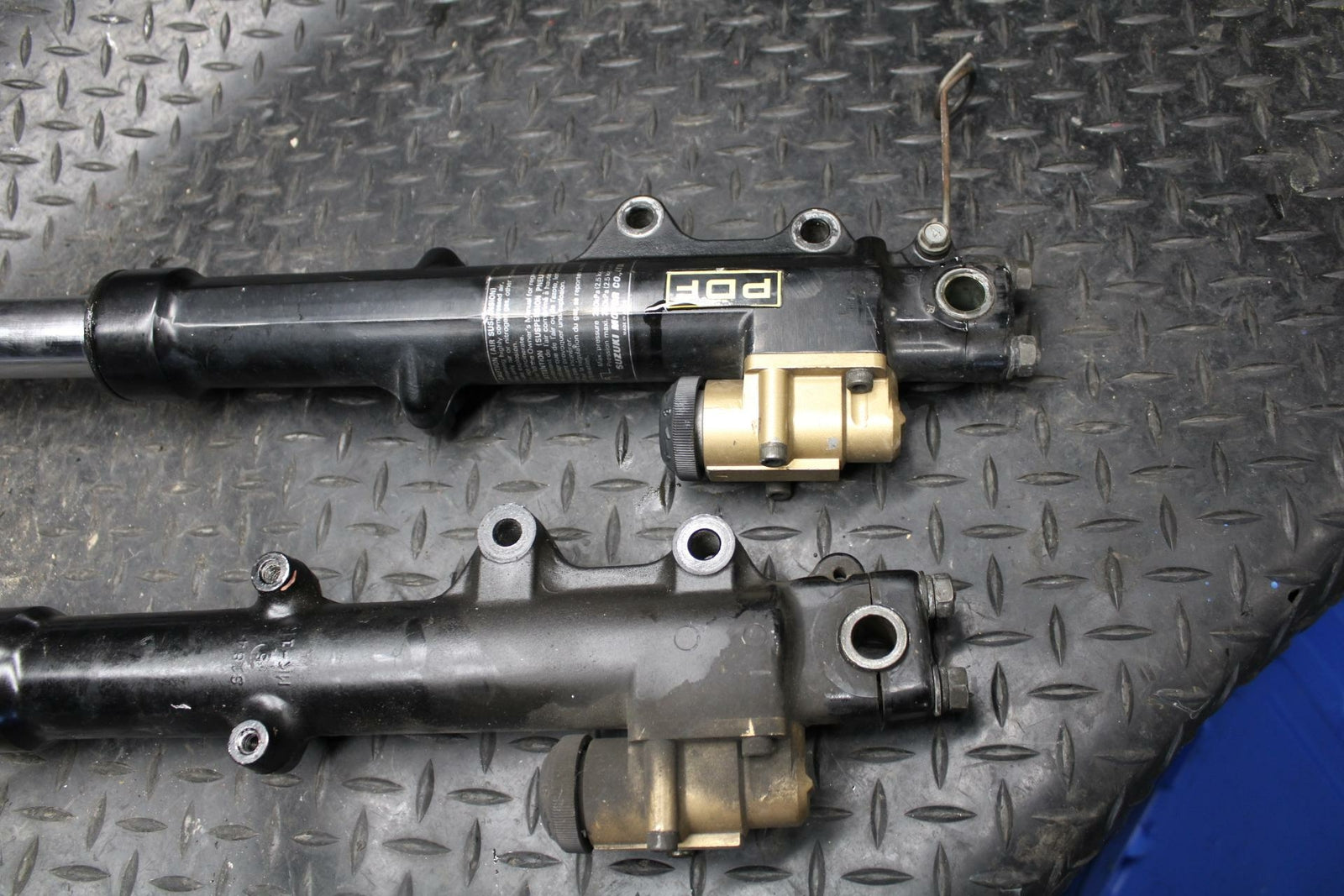 86 SUZUKI GS750ES FRONT FORKS SHOCK SUSPENSION SET PAIR BB233