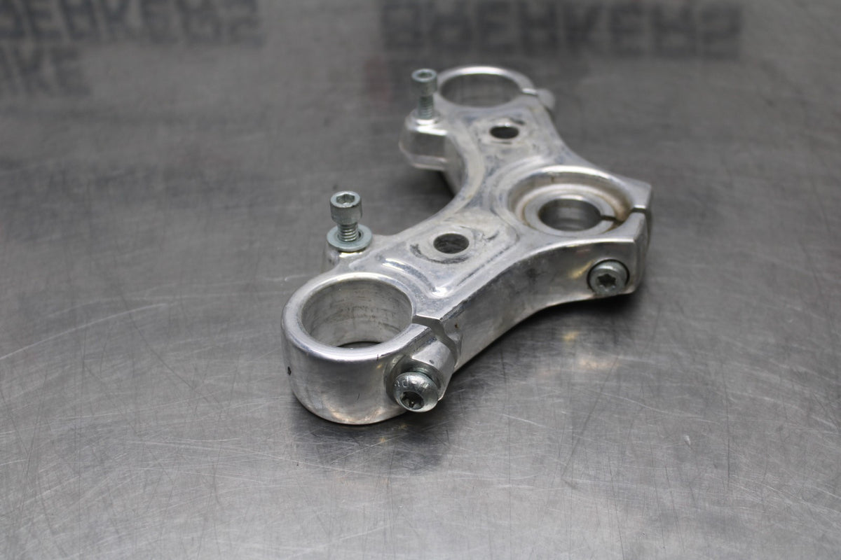 07 HARLEY-DAVIDSON SPORTSTER 1200 CUSTOM XL1200C UPPER TRIPLE TREE CLAMP BB833