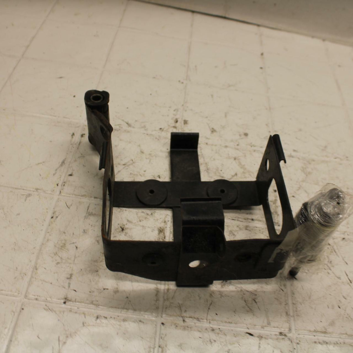 72 HONDA CB500 K1 BATTERY TRAY BOX BB24