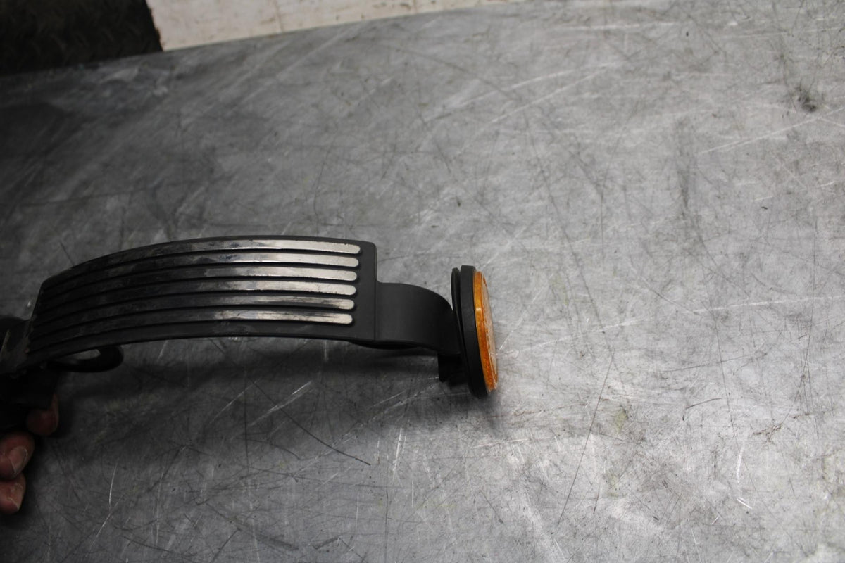 1982 Suzuki GS450L FRONT FORK COVER TRIM BB52
