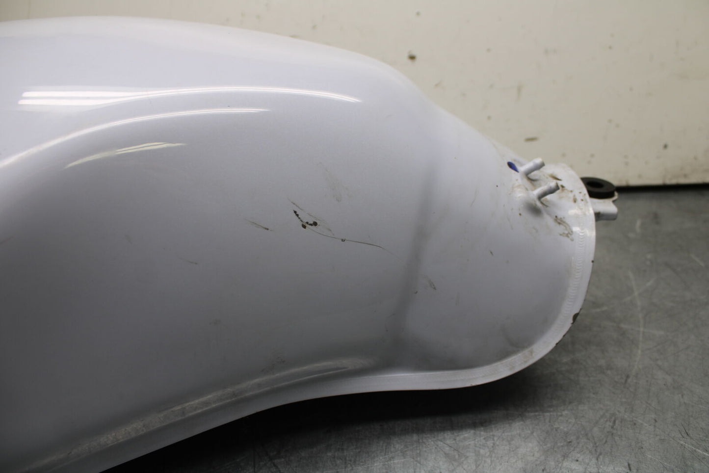 12-17 KAWASAKI ER-6N Z650 GAS TANK FUEL CELL PETROL RESERVOIR BB709