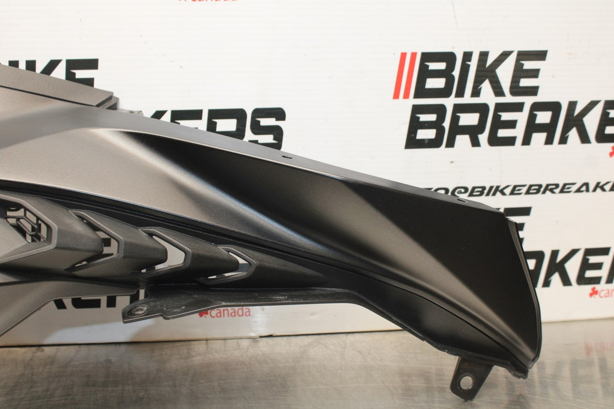 23-26 KAWASAKI NINJA ZX4RR RIGHT FRONT UPPER MID SIDE FAIRING COWL PLASTIC BB00