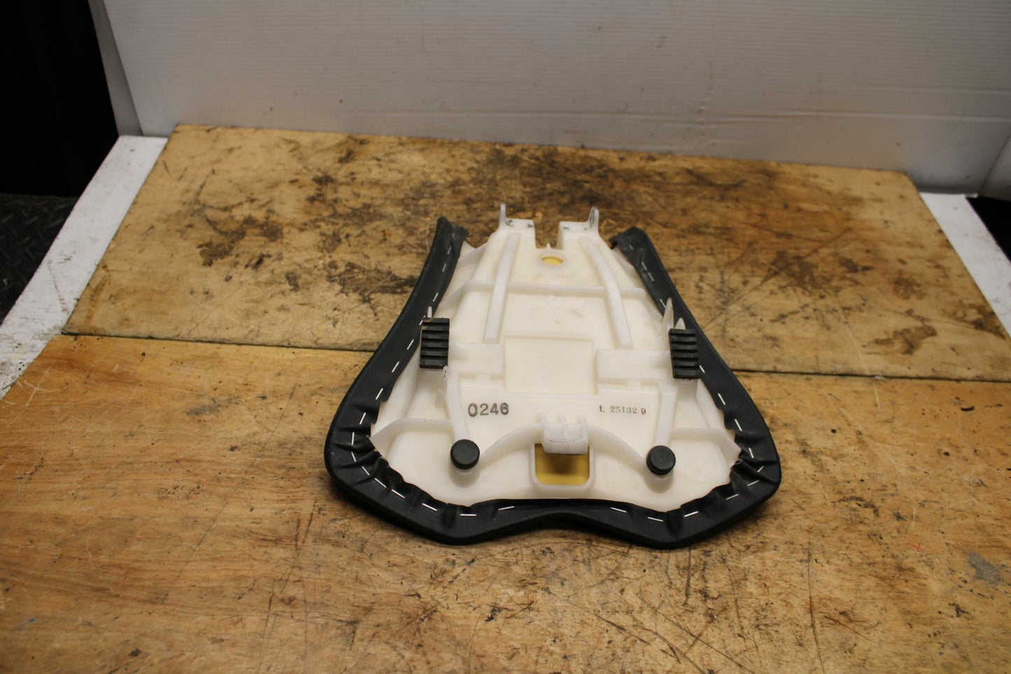 13-18 KAWASAKI NINJA ZX6R FRONT DRIVERS SEAT PAD SADDLE PILLION BB342