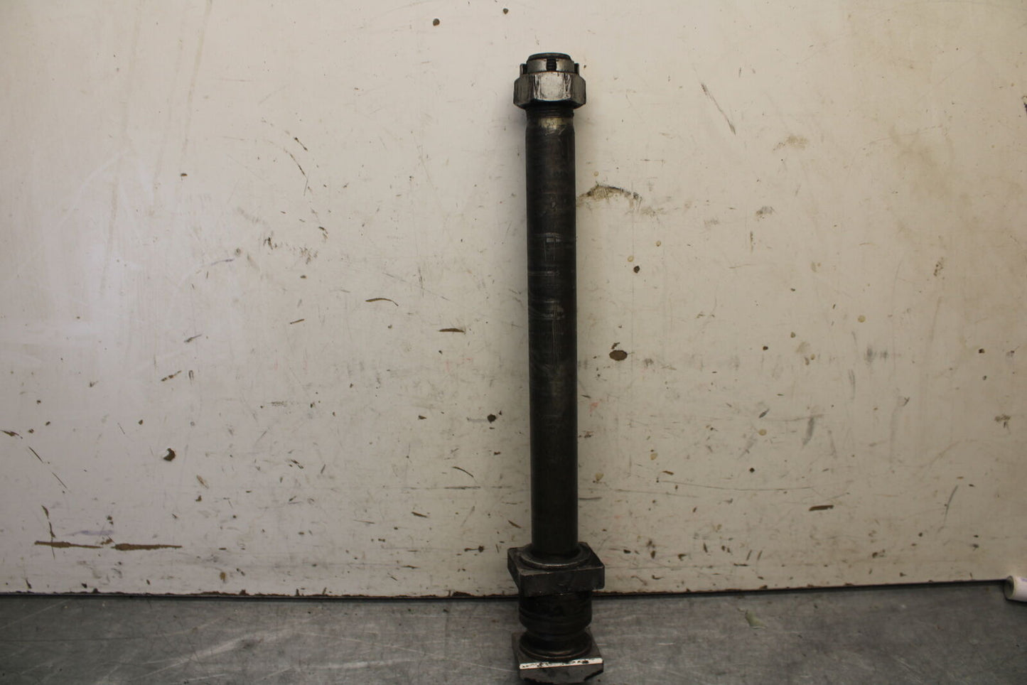 09-12 KAWASAKI NINJA ZX6R ZX600R REAR AXLE BACK WHEEL RIM PIVOT BOLT AXEL BB656