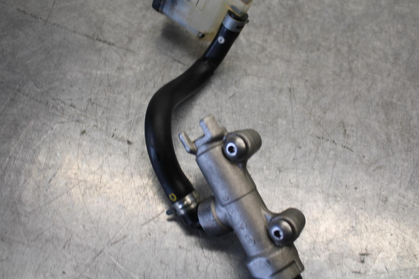 08-10 SUZUKI GSXR 600  REAR BACK BRAKE MASTER CYLINDER W RESERVOIR BB101