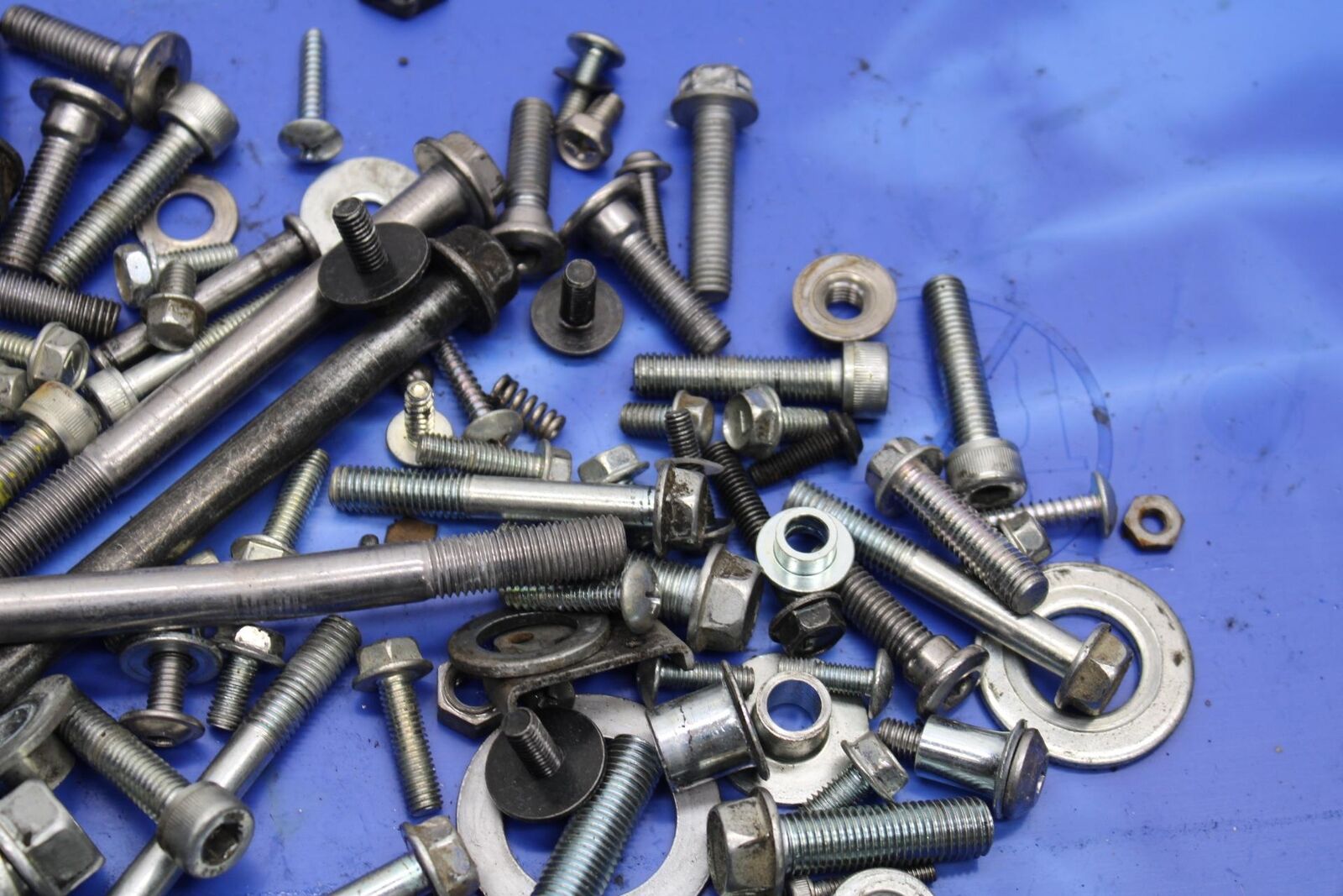 2014 Kawasaki Ninja 650 EX650E ENGINE MOUNTING AND MISC BOLTS HARDWARE BB569