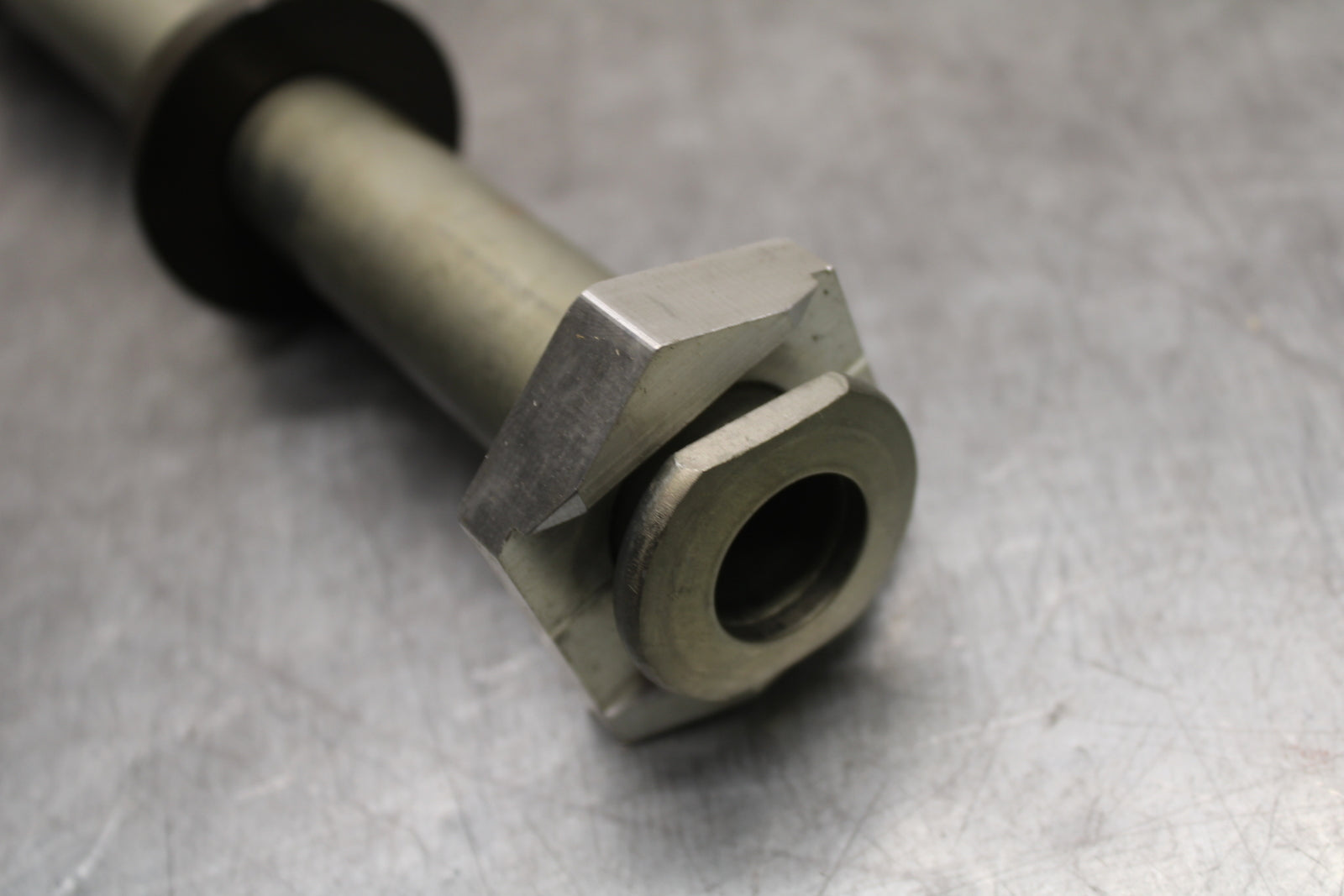 12-25 KAWASAKI NINJA ZX14R NEW!! REAR AXLE BACK WHEEL RIM PIVOT BOLT AXEL BB757