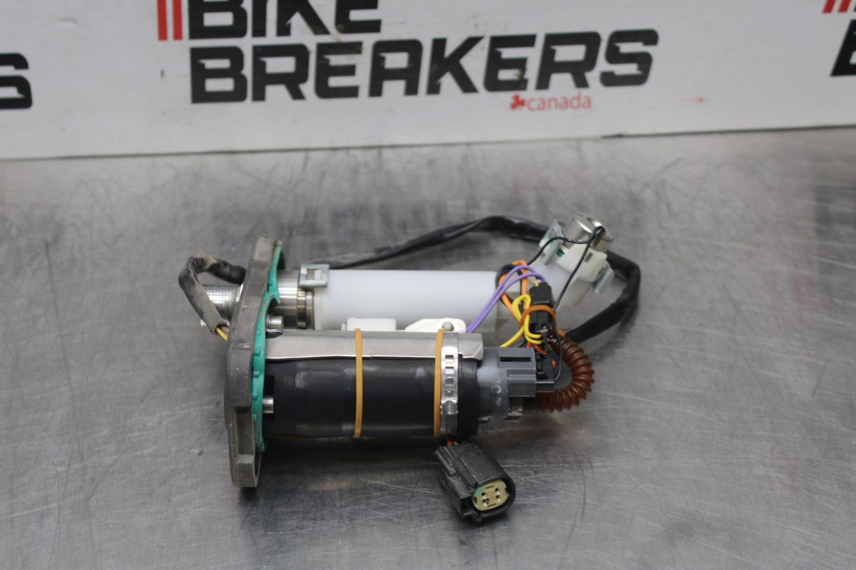09 HARLEY-DAVIDSON SPORTSTER 1200 CUSTOM XL1200C FUEL GAS PUMP BB776