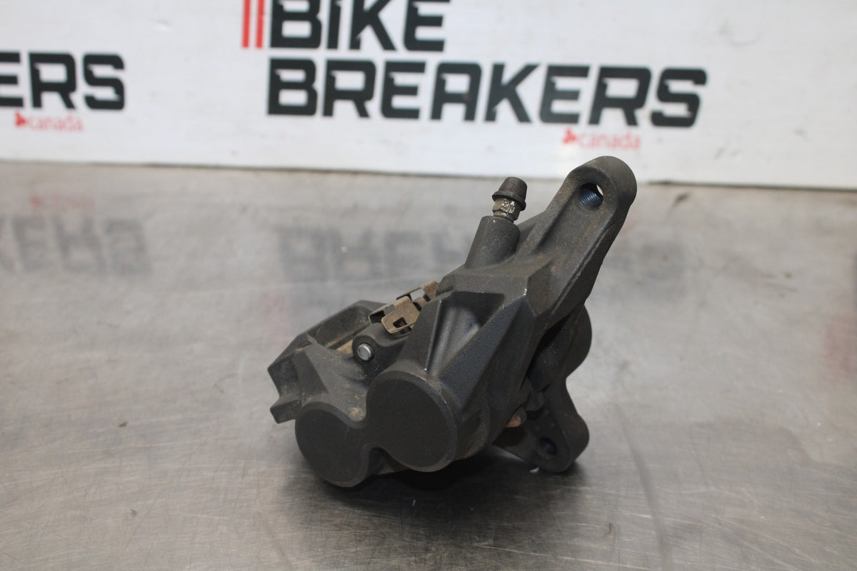 23-24 YAMAHA MT-07 RIGHT LEFT FRONT BRAKE CALIPER SET PAIR CALIPERS BB927