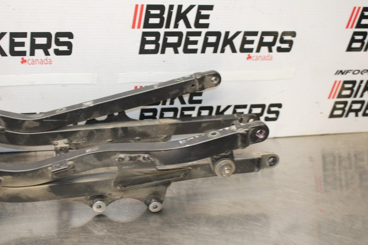 05-06 KAWASAKI NINJA ZX6R REAR SUBFRAME BACK SUB FRAME BB877