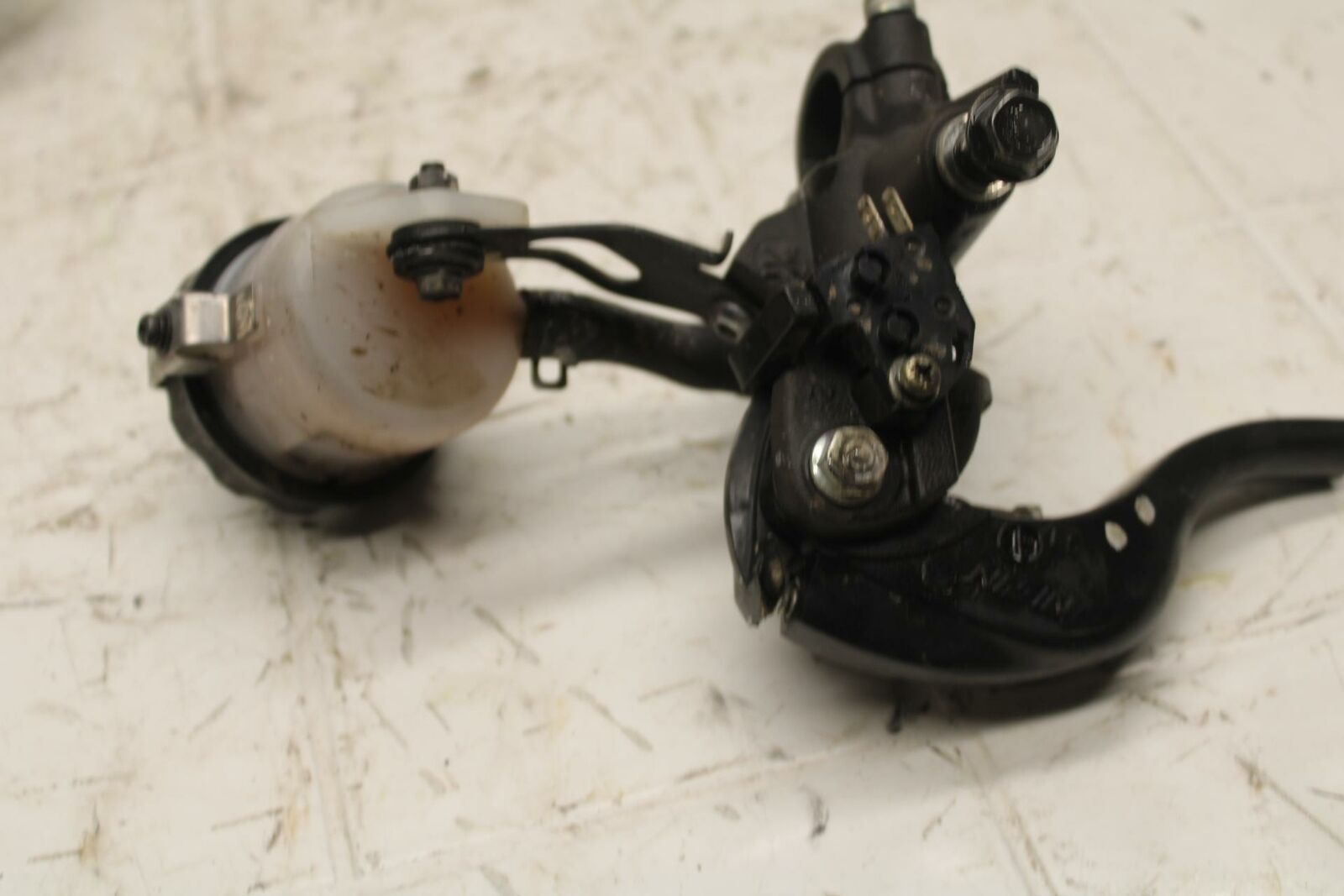 13-17 KAWASAKI NINJA ZX6R ZX636E FRONT BRAKE MASTER CYLINDER w/ LEVER BB409
