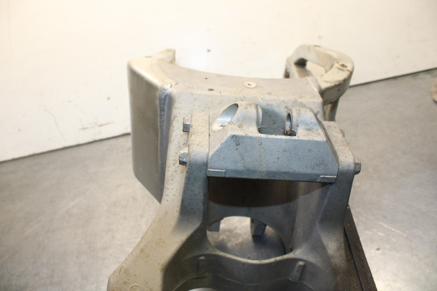 03-04 HONDA CBR600RR REAR SWINGARM BACK SUSPENSION 52200-MEE-700 BB628