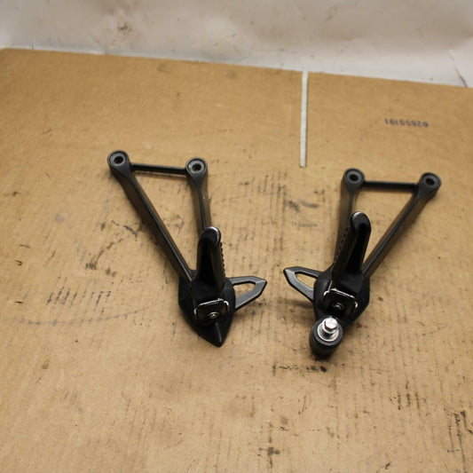 09-12 KAWASAKI NINJA ZX6R REAR BACK PASSENGER PEG SET PAIR BB383
