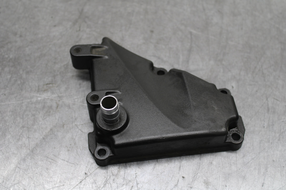 06 YAMAHA YZF R6 ENGINE MOTOR CRANK CASE VENT COVER BB716