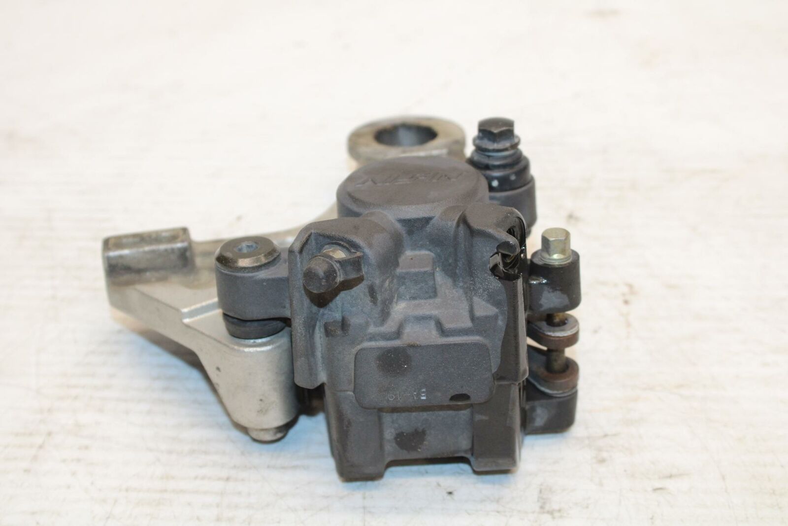 04-05 HONDA CBR1000RR REAR BACK BRAKE CALIPER W MOUNT BRACKET BB285