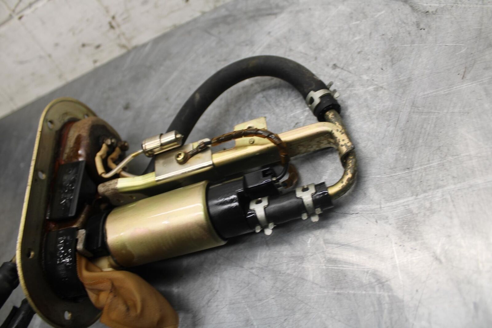 1998 Suzuki TL1000S FUEL PUMP GAS PETROL SENDER UNIT BB508