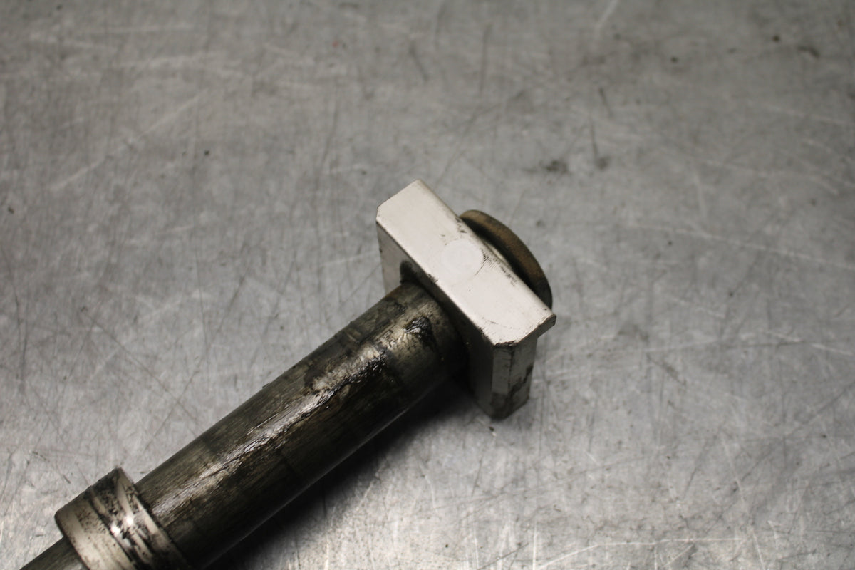 07-08 YAMAHA YZF R1 REAR AXLE BACK WHEEL RIM PIVOT BOLT AXEL BB724
