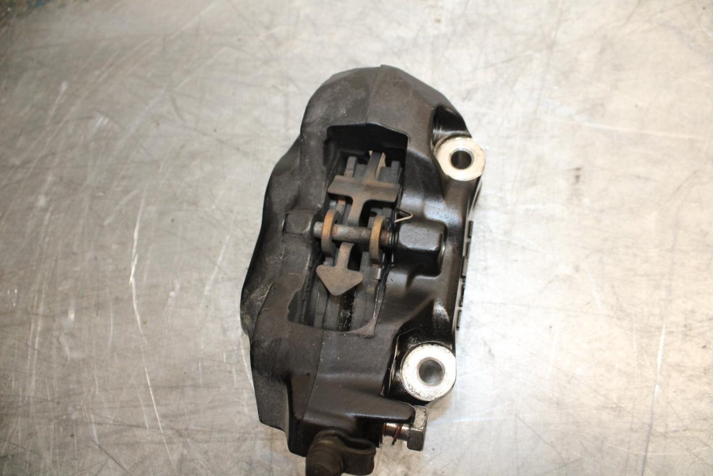 21 HUSQVARNA VITPILEN 401  FRONT BRAKE CALIPER BB467