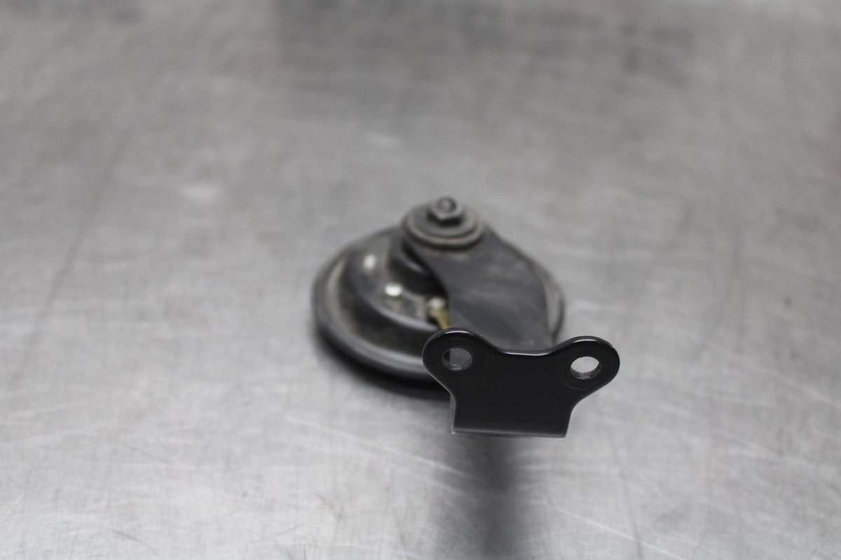 11-24 SUZUKI GSXR750 HORN SIGNAL BB879