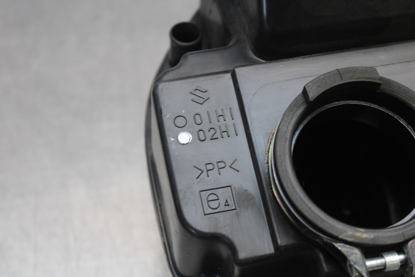08-10 SUZUKI GSXR 600 AIRBOX AIR INTAKE FILTER BOX BB202