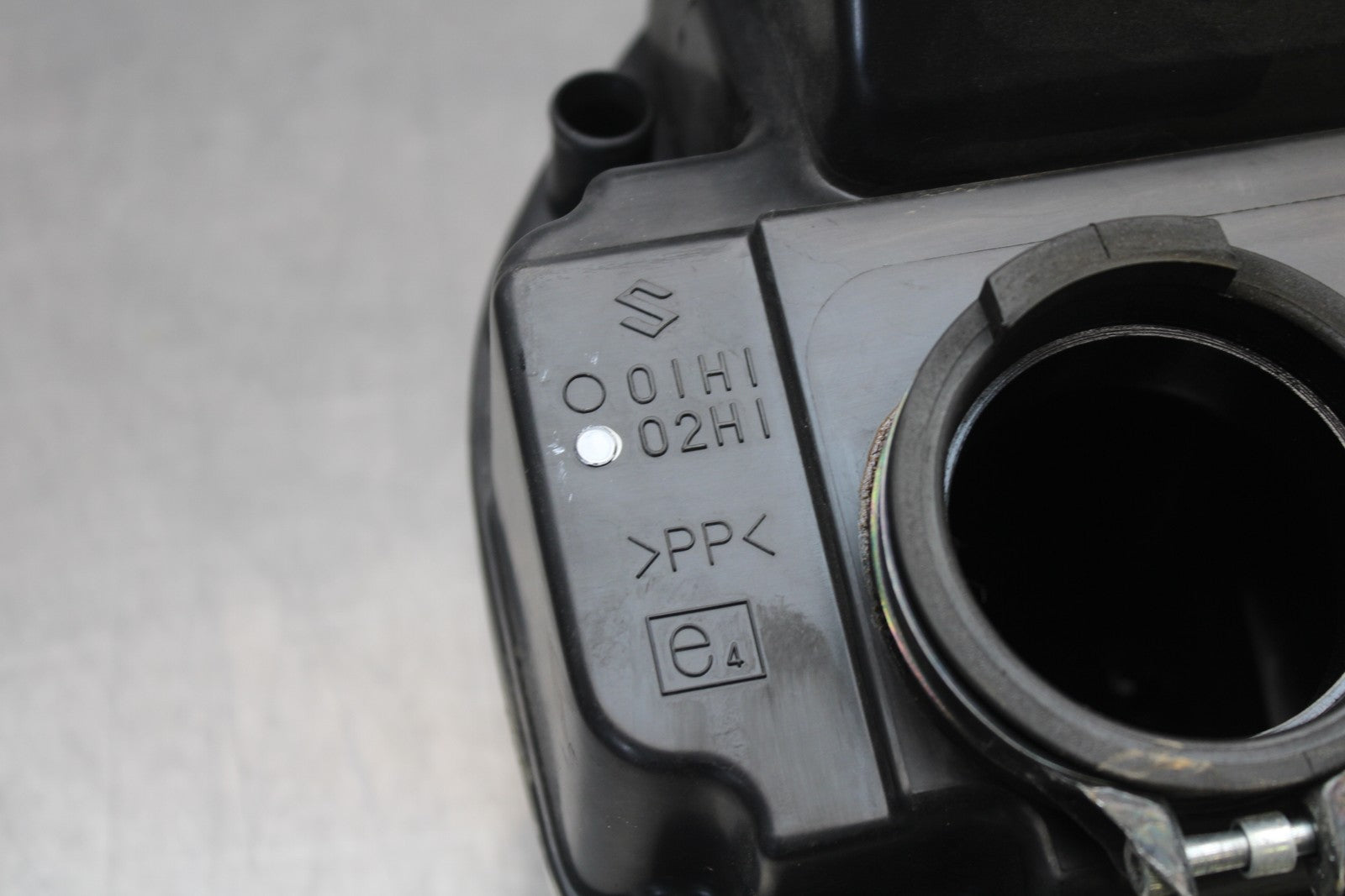 08-10 SUZUKI GSXR 600 AIRBOX AIR INTAKE FILTER BOX BB202