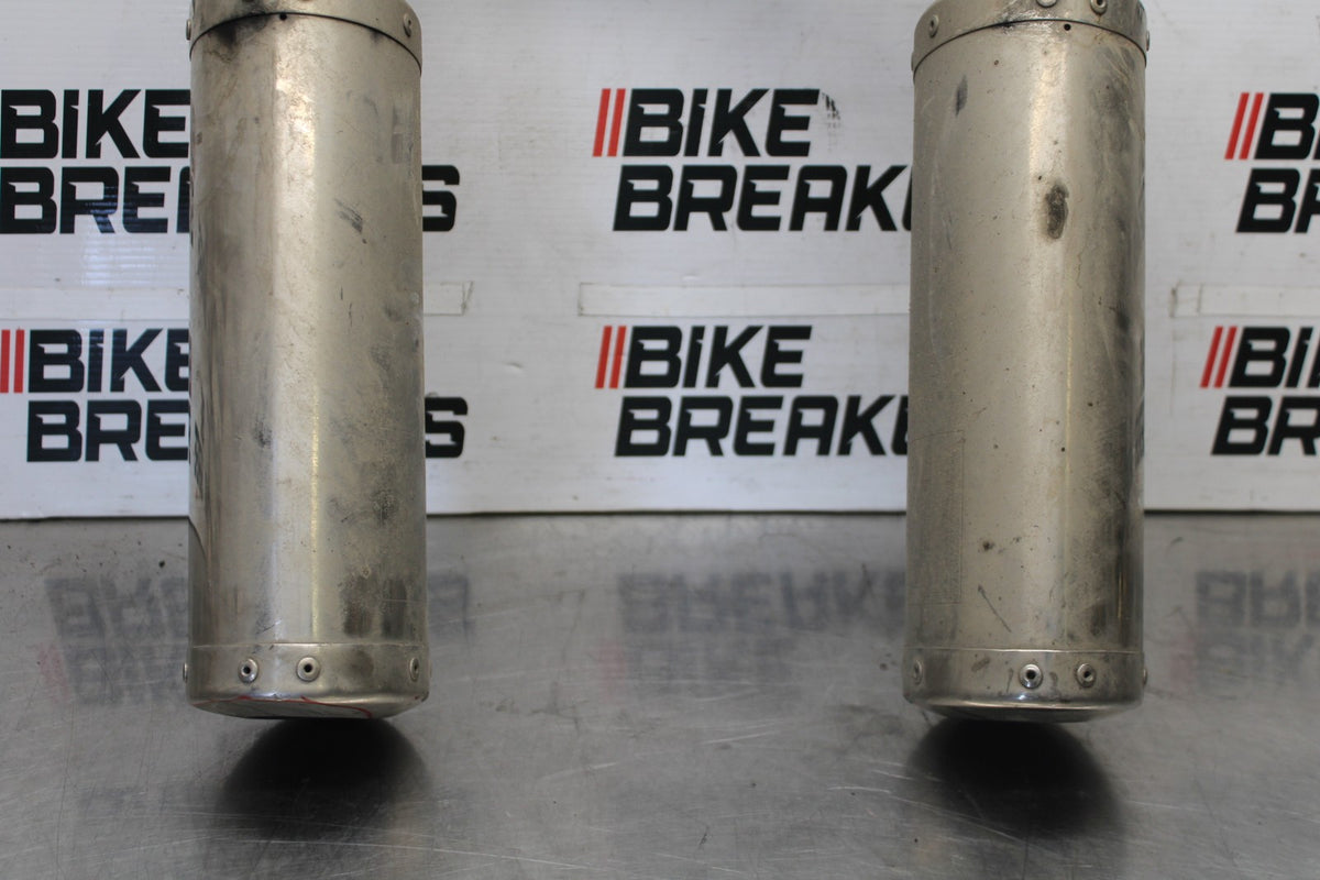 05-08 TRIUMPH SPEED TRIPLE 1050 EXHAUST PIPE MUFFLER SLIP ON SILENCER SET BB933