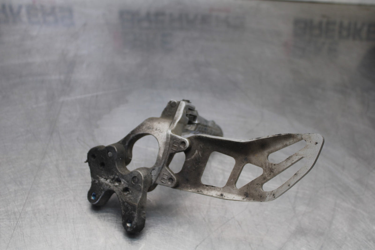 11-26 SUZUKI GSXR750 LEFT REARSET REAR SET DRIVER FOOT PEG REST STOP BB900