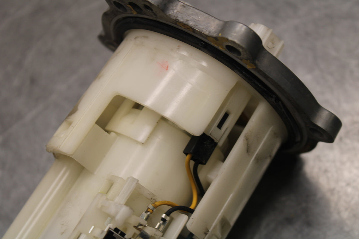 09-15 YAMAHA FZ6R FUEL PUMP GAS PETROL SENDER UNIT 20S-13907-00-00  BB686