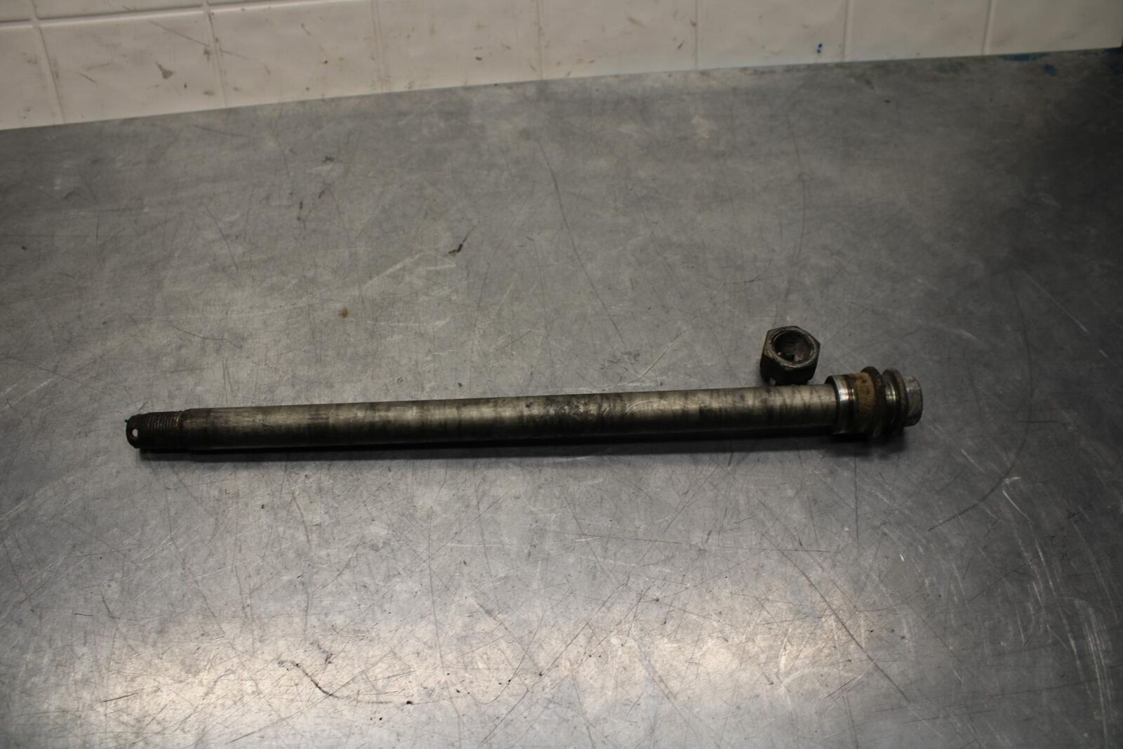 2006 Kawasaki Vulcan 900 VN900B Classic REAR AXLE BACK WHEEL PIVOT BOLT  BB585