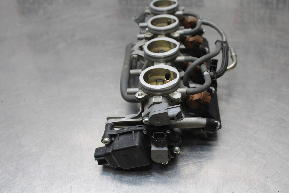 11-22 SUZUKI GSXR 600  MAIN FUEL INJECTORS / THROTTLE BODIES BB193
