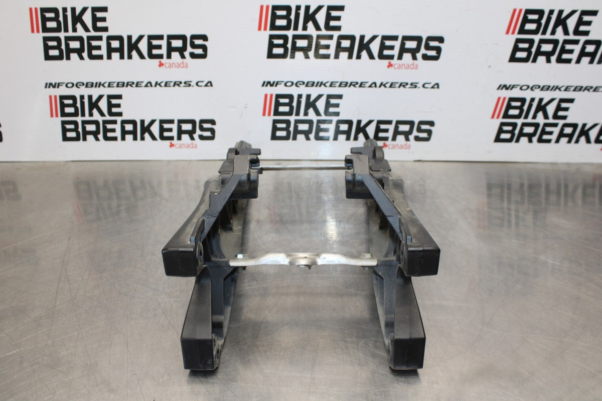 06-07 SUZUKI GSXR 600 FRONT SUBFRAME SUB FRAME BB178