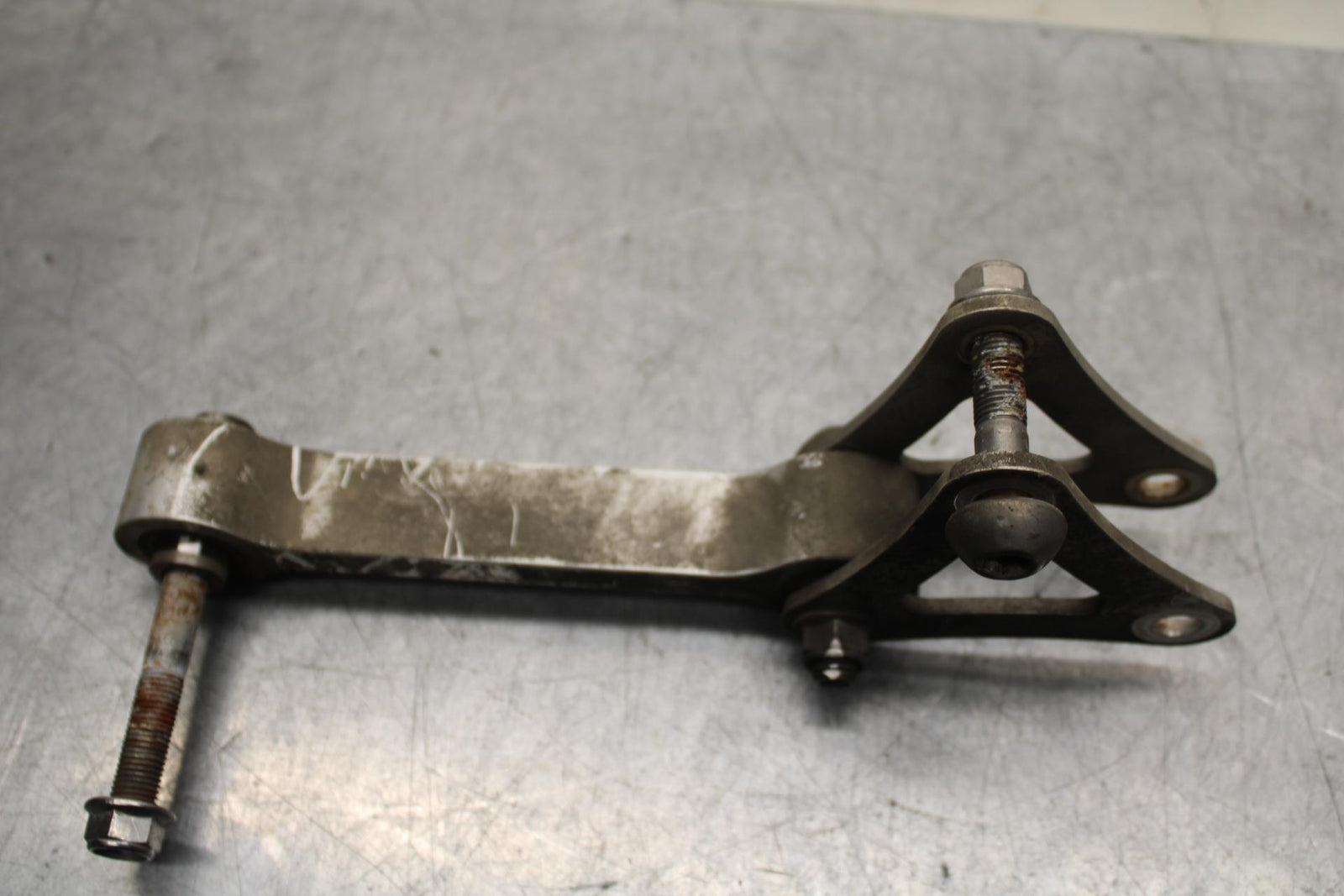 2009 Triumph Daytona 675 REAR DOGBONE SHOCK LINKAGE LINK  BB584